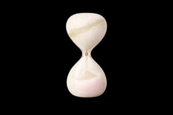 A ceramic hourglass — the kilometres and costs that add up over a year